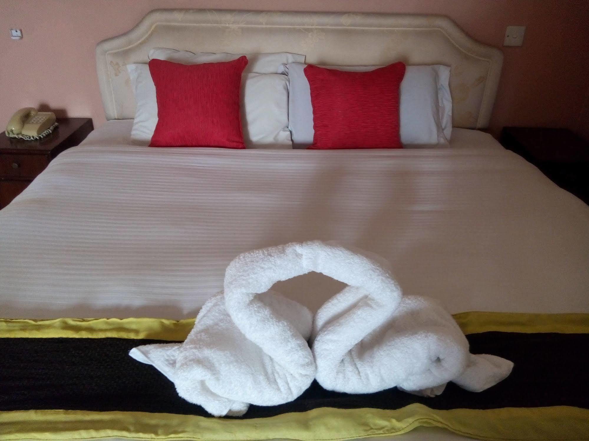 Amar Hotel Катманду Екстер'єр фото